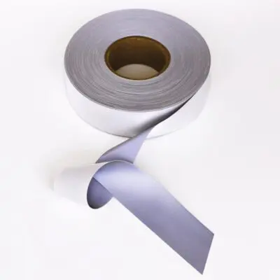 Reflecterende tape aan te brengen met hitte